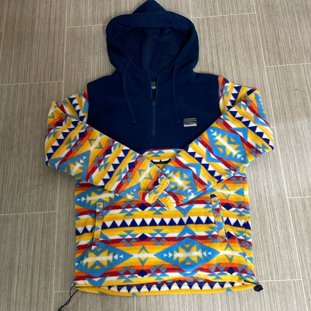 Free Nature Men’s fleece hoodie.